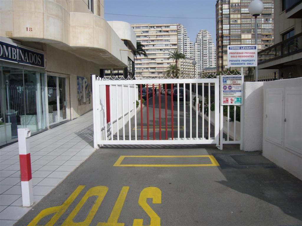 Torre Levante - Fincas Arena Benidorm Bagian luar foto